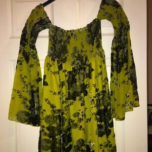 Betsey Johnson Petite off shoulder floral blouse